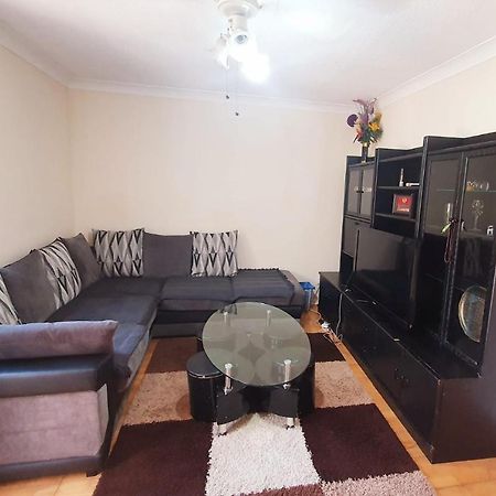 1 Bedroom Apartment Close To Slough Train Station 外观 照片