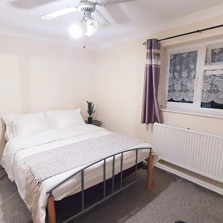 1 Bedroom Apartment Close To Slough Train Station 外观 照片