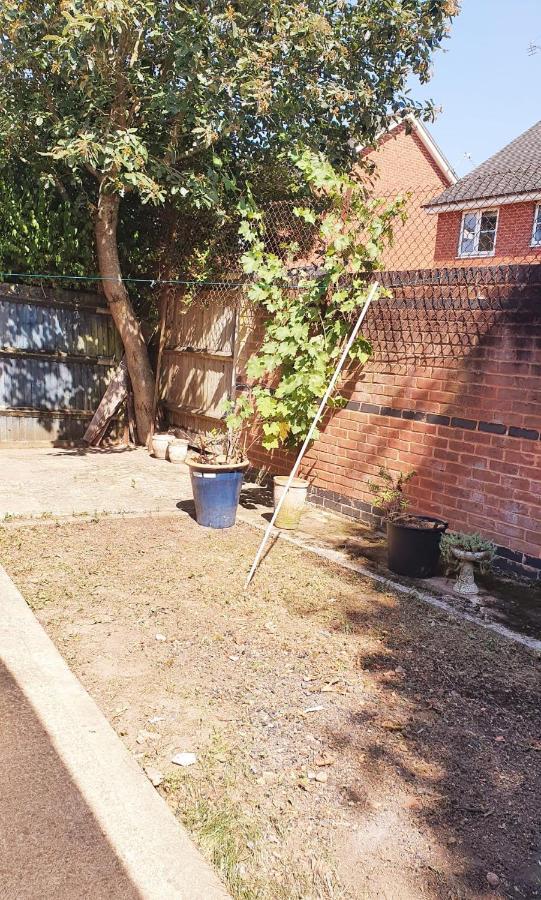 1 Bedroom Apartment Close To Slough Train Station 外观 照片