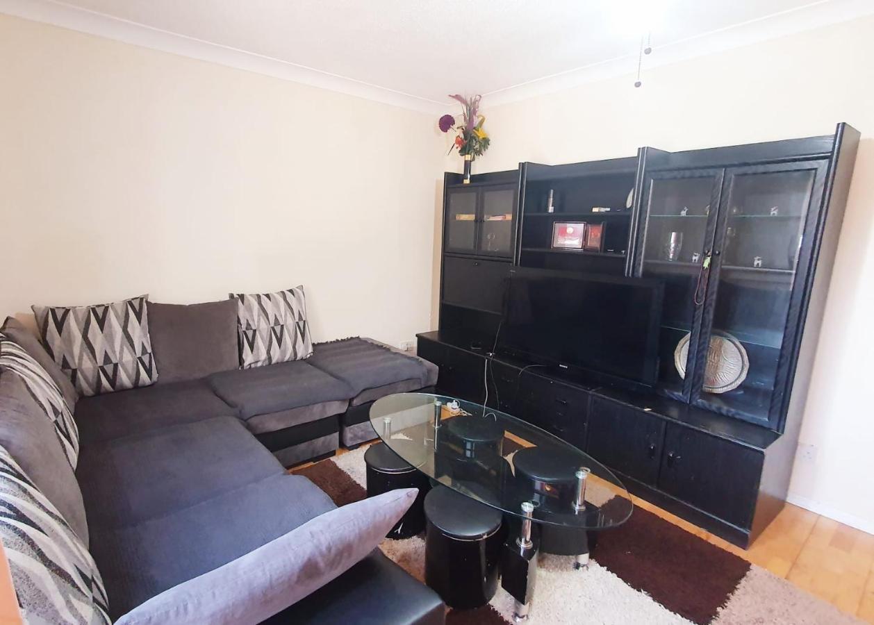 1 Bedroom Apartment Close To Slough Train Station 外观 照片