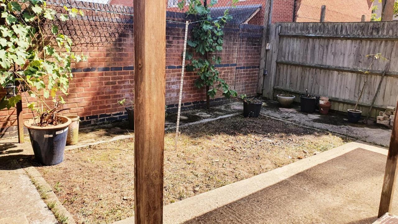 1 Bedroom Apartment Close To Slough Train Station 外观 照片