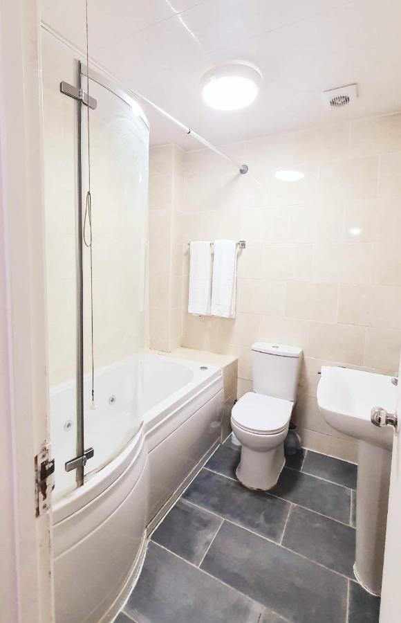 1 Bedroom Apartment Close To Slough Train Station 外观 照片