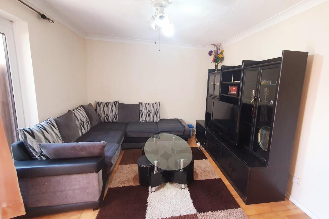 1 Bedroom Apartment Close To Slough Train Station 外观 照片